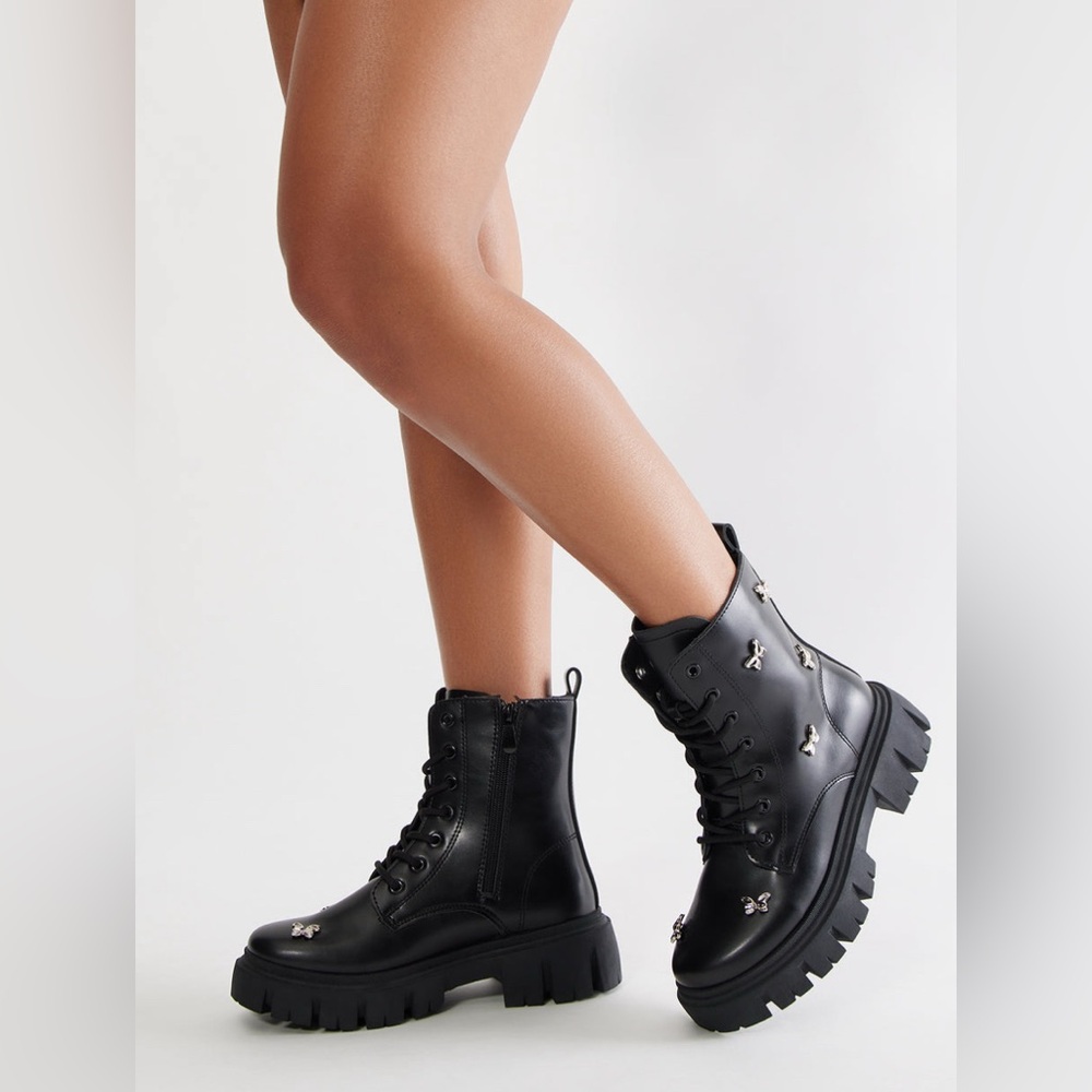 Women’s Size 8 Black Butterfly Lace-Up Boots
